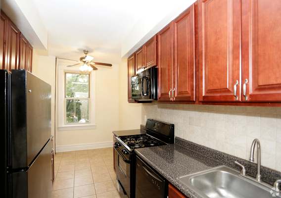 263 Franklin Ave. Apartments property